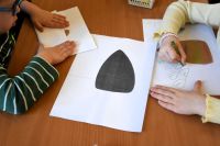 Przedszkolaki w bibliotece podczas warsztatów z okazji Międzynarodowego Dnia Książki dla dzieci