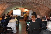 Na zdjęciach są uczestnicy spotkania z okazji Światowego Dnia Poezji