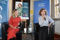 Uczestnicy spotkania autorskiego z Anną Kamińską