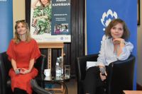 Uczestnicy spotkania autorskiego z Anną Kamińską