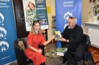 Uczestnicy spotkania autorskiego z Anną Kamińską