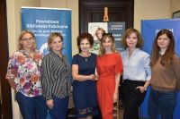 Uczestnicy spotkania autorskiego z Anną Kamińską