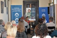 Uczestnicy spotkania autorskiego z Anną Kamińską