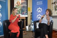 Uczestnicy spotkania autorskiego z Anną Kamińską