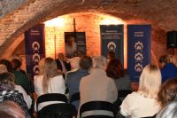 Uczestnicy spotkania z Maciejem Siembiedą