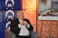 Uczestnicy spotkania z Maciejem Siembiedą