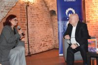 Uczestnicy spotkania z Maciejem Siembiedą