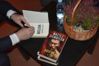 Uczestnicy spotkania z Maciejem Siembiedą