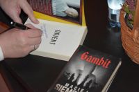 Uczestnicy spotkania z Maciejem Siembiedą