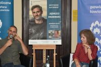 Uczestnicy spotkania autorskiego z Jędrzejem Pasierskim