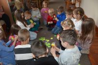 Na zdjęciach są dzieci, które uczestniczyły w zajęciach integracyjnych