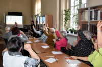 Seniorzy podczas warsztatów z cyklu KULTURYstyka UMYSŁOWA.