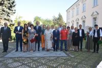 Osoby czytające oraz publiczność biorąca udział w XII Narodowym Czytaniu.