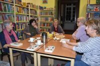 Uczestniczki spotkania Dyskusyjnego Klubu Książki.