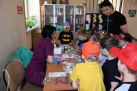 Uczestnicy spotkania Żywa Biblioteka- zawodowcy w bibliotece