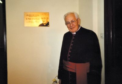 Na zdjęciu jest postać księdza Stefana Wysockiego
