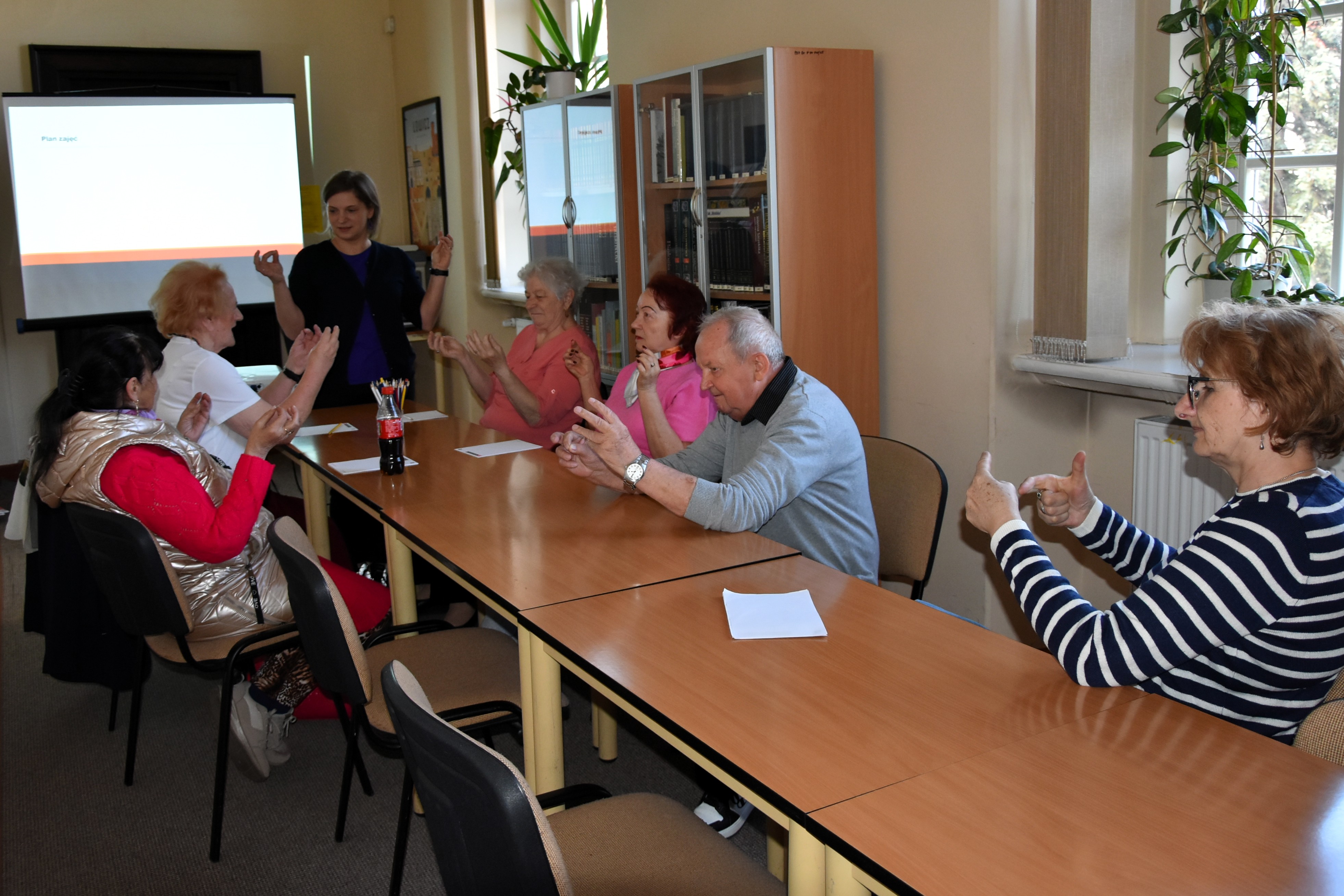 Uczestnicy spotkania dla seniorów KULTURYstyka UMYSŁOWA